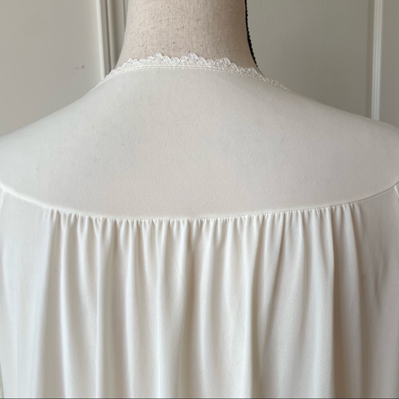 Vintage SHADOWLINE Ivory Housecoat/Robe—SZ. Sm - Picture 9 of 14